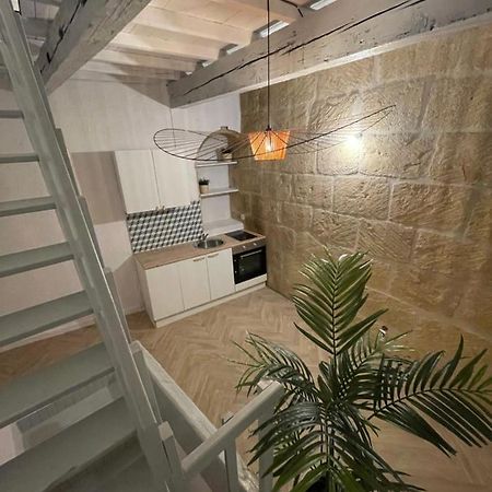 Greenery Apartment Meynes Luaran gambar