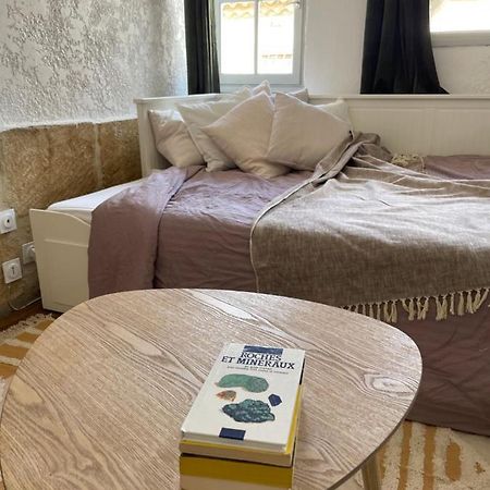 Greenery Apartment Meynes Luaran gambar