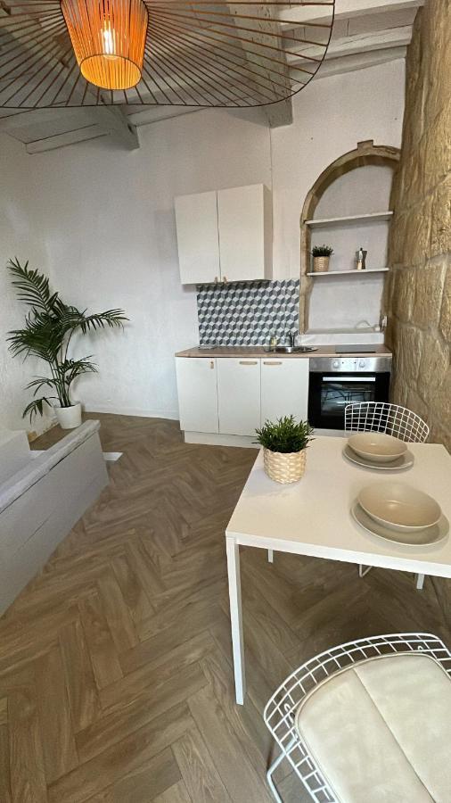Greenery Apartment Meynes Luaran gambar
